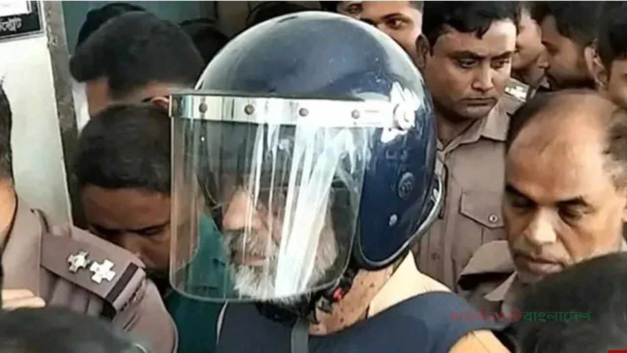 আখতারুজ্জামানকে কারাগারে পাঠানোর নির্দেশ, আদালতকক্ষে হট্টগোল