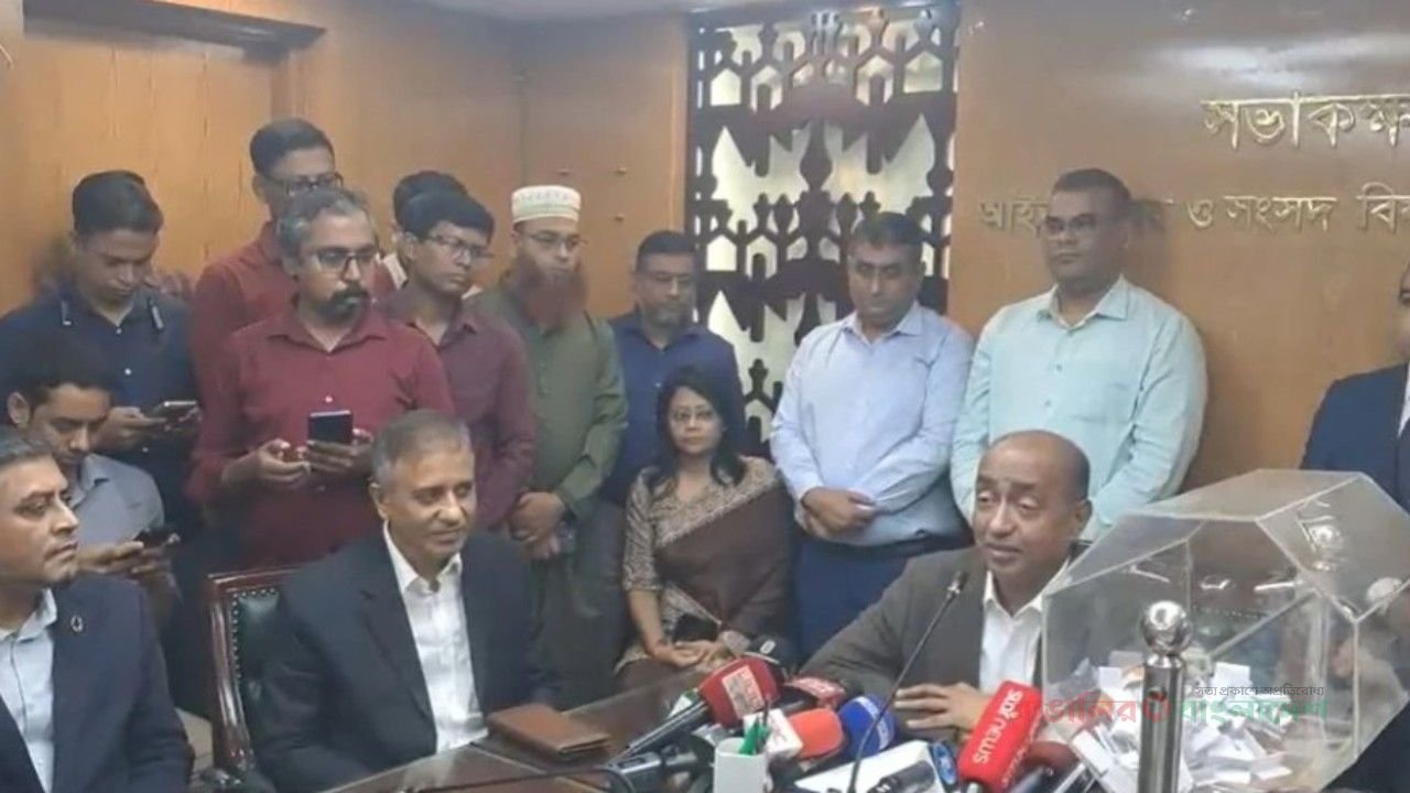 ঢাকায় লটারির মাধ্যমে ১৮ সাবরেজিস্ট্রার বদলি
