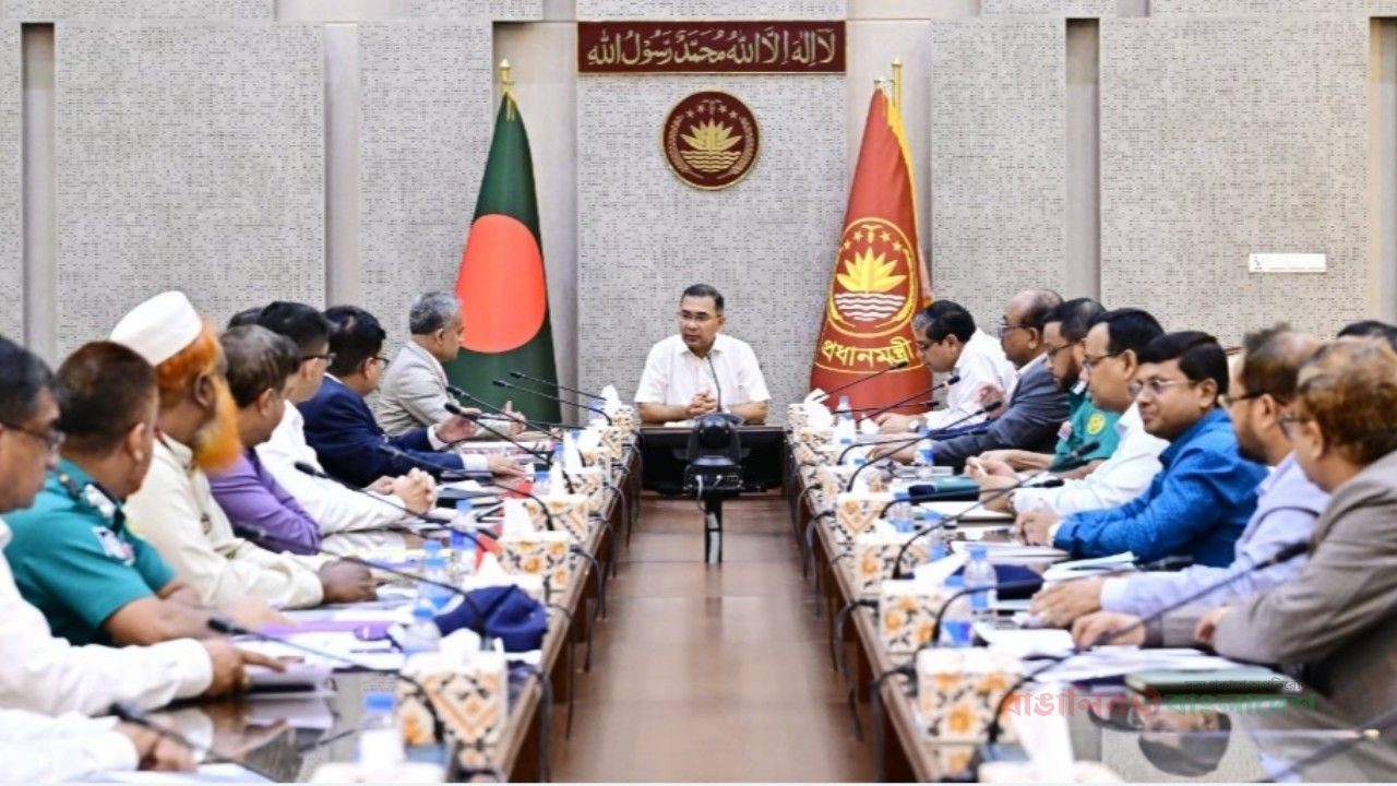 ঢাকার গণপরিবহন ব্যবস্থাপনা নিয়ে বৈঠকে প্রধানমন্ত্রী