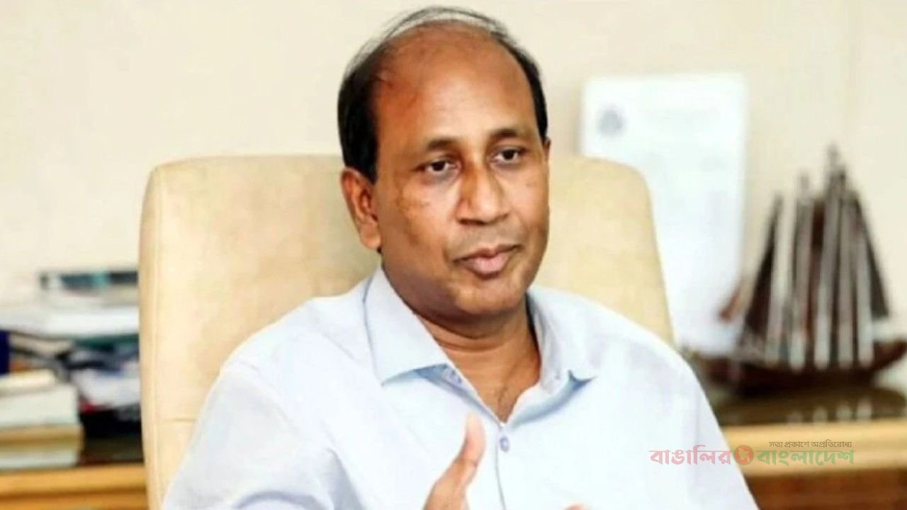 পুলিশকে সরকারের বিরুদ্ধে উসকে দেওয়ার চেষ্টায় মনিরুল