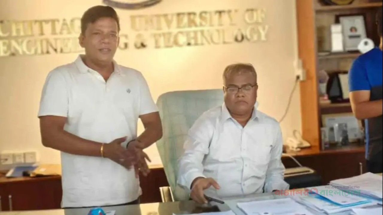 ২১ ঘণ্টা পরেও নিজ কার্যালয় থেকে বের হতে পারেননি চুয়েটের উপাচার্য