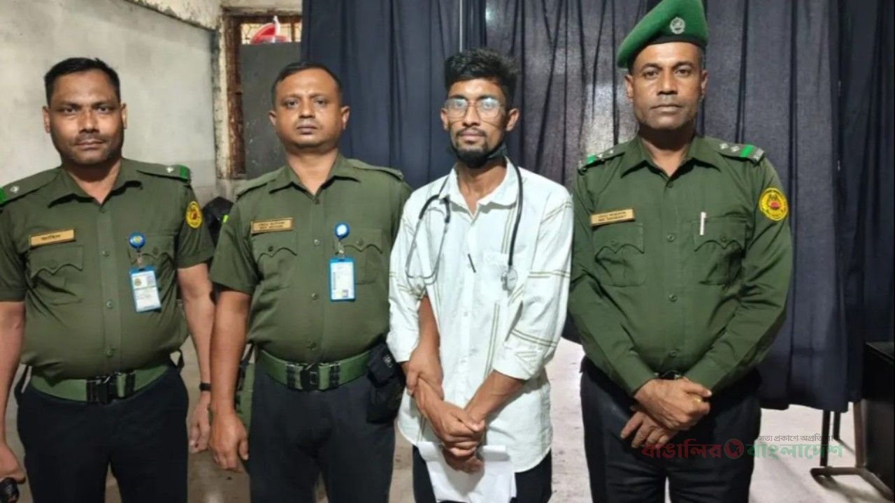 ঢামেকের জরুরি বিভাগে ভুয়া চিকিৎসক আটক, পুলিশের কাছে হস্তান্তর