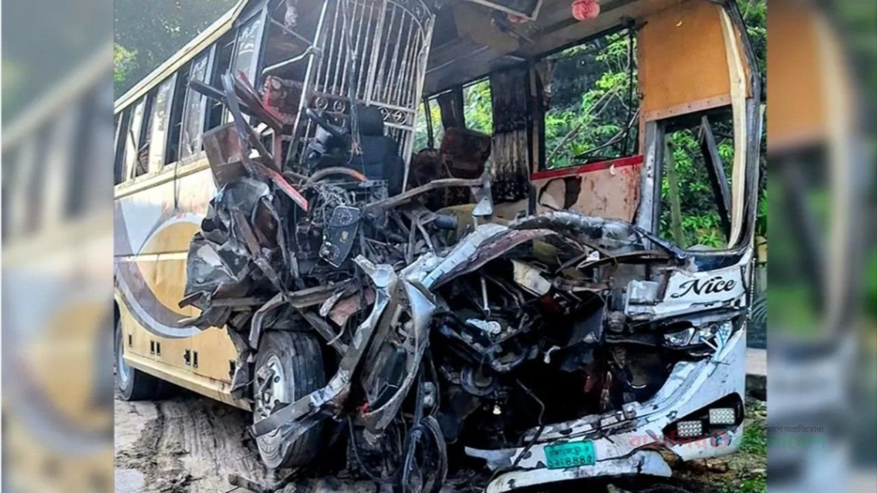 নাটোরে বাস-ট্রাক সংঘর্ষ: নিহতের সংখ্যা বেড়ে ১৪