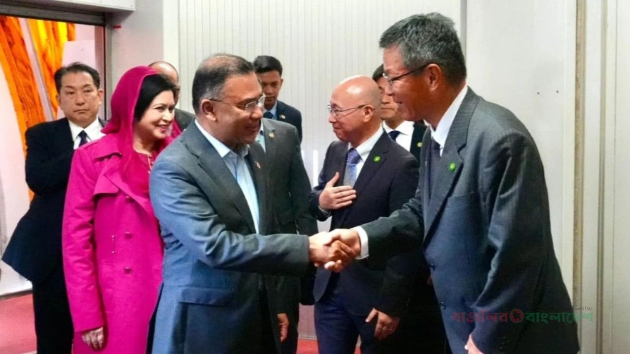 চার দিনের সফরে জাপান পৌঁছেছেন প্রধানমন্ত্রী